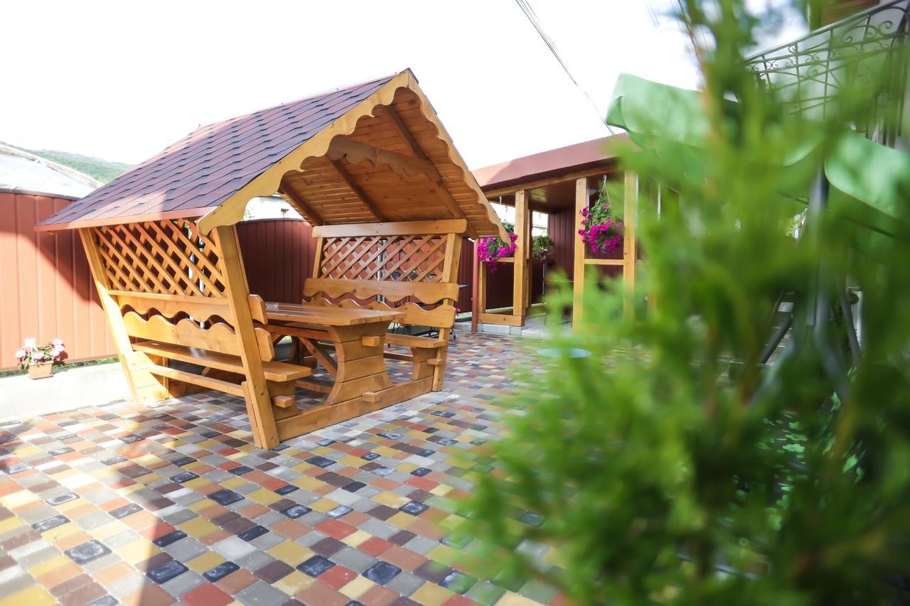 U Maksa Hotel Solochin Exterior photo